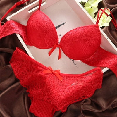 2018 Sexy Underwear Women Bra Set Lingerie Set Luxurious Vintage Lace Embroidery Push Up Bra And Panty Set